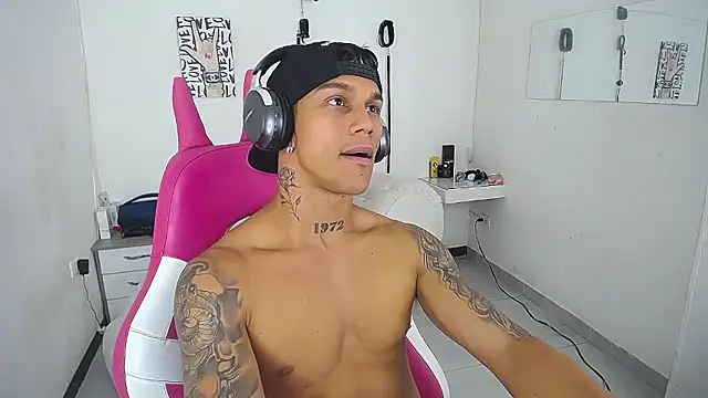 Leonard_Price webcam