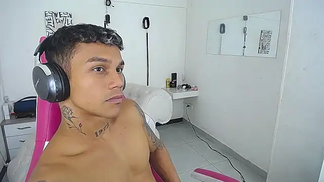 Leonard_Price webcam