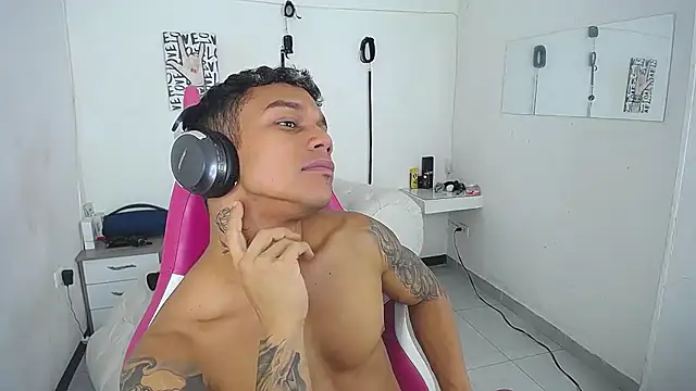 Leonard_Price webcam