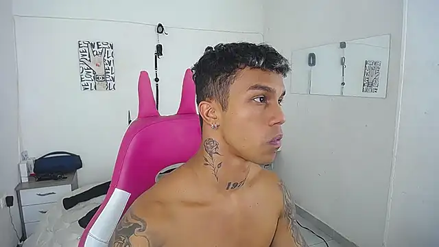 Leonard_Price webcam