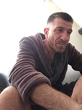 alexdaniel89 (Ask my age) - I Wil plai with my hard dick