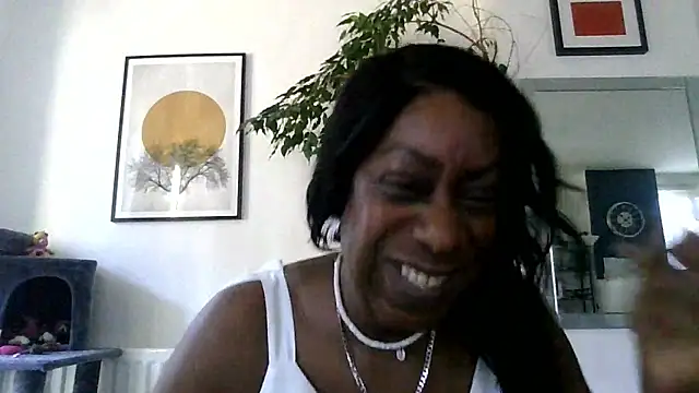 ebony-sultryx (F mature) - Shopping Spree 🛍