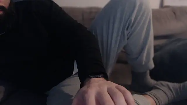 hugemachohandsome webcam