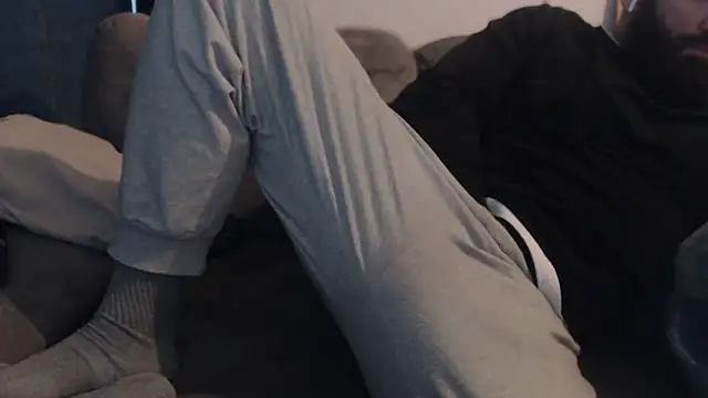 hugemachohandsome webcam