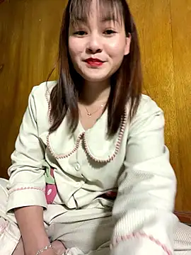 Webcam Model (Star_fruit)  is live.Free join now!