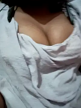 kaviyaponnu0987 webcam