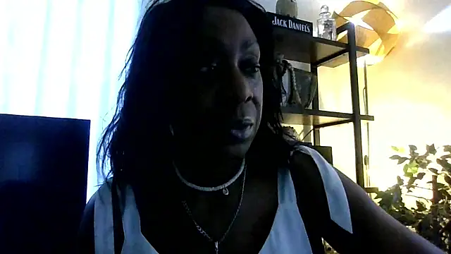 ebony-sultryx (F mature) - Shopping Spree 🛍