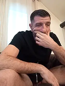 alexdaniel89 (Ask my age) - I Wil plai with my hard dick