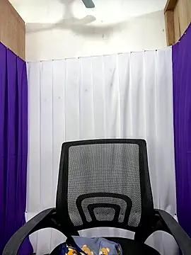 Lovely_apple19 webcam