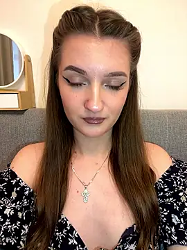 adelinaember - AdelinaEmber's free webcam