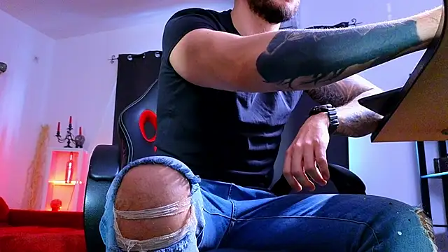 MightyAaron66 webcam