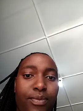 ShyNaughtyBabe webcam