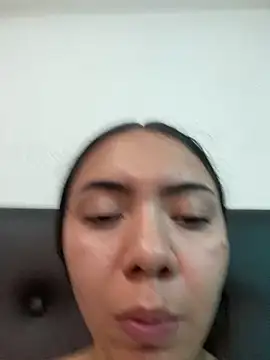 valepradaoficial webcam