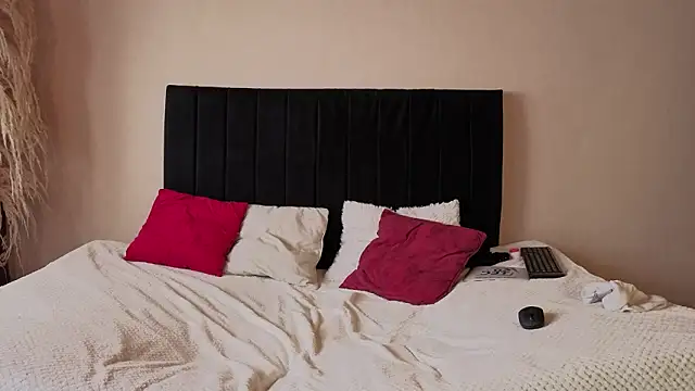 Isa_And_Natasha webcam