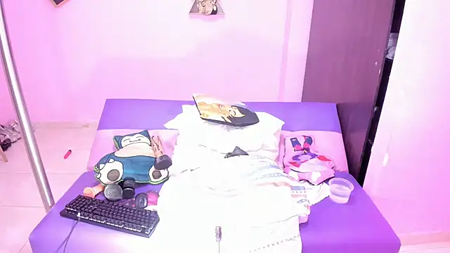 MATURE_WHOR33 webcam