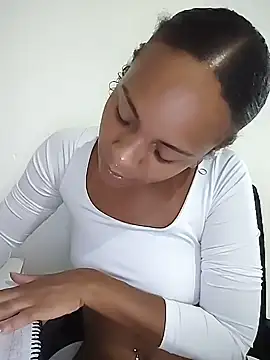 Julia_Pretinha webcam