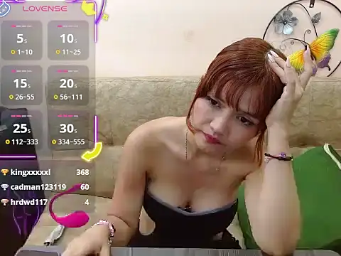 miss_tinnymafe webcam