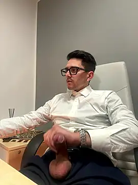 masterboss_ (M young) - OFFICE CUM SHOW!