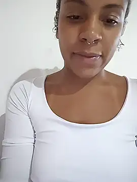 Julia_Pretinha webcam