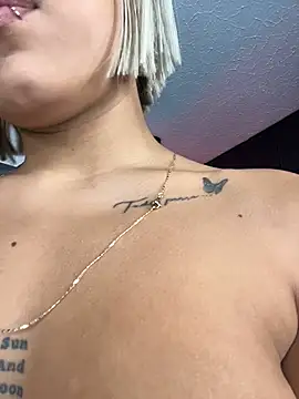 mystiquexxx - MystiqueXXX's free webcam - UK Sex Cams