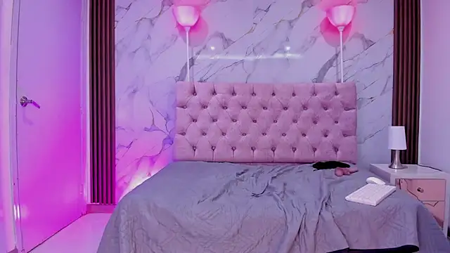 EsmeraldaChantre webcam