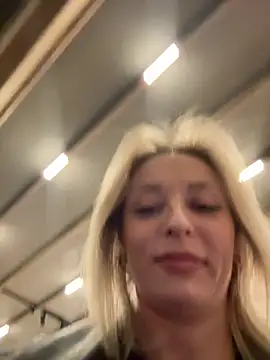 Webcam Model (VikaBunny1)  is live.Free join now!