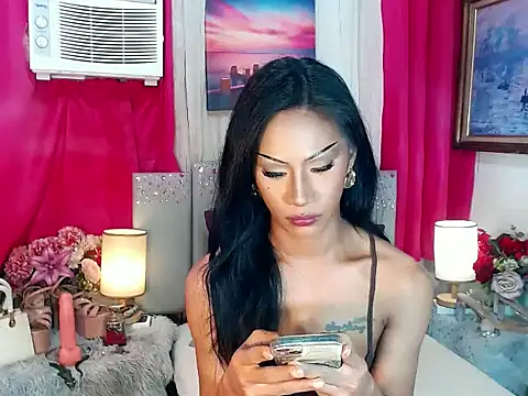 Tarah_MC_Collins webcam