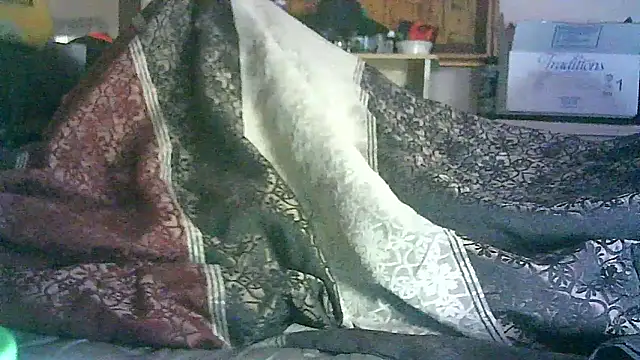 ON3YOULLN3VER_FIR3 webcam