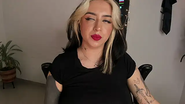 AnnikaMerliahh_ webcam