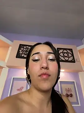 IsabellaaHill_ webcam