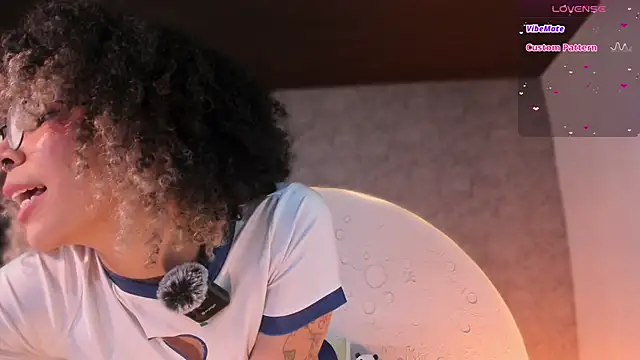 Emma_Nakamura webcam