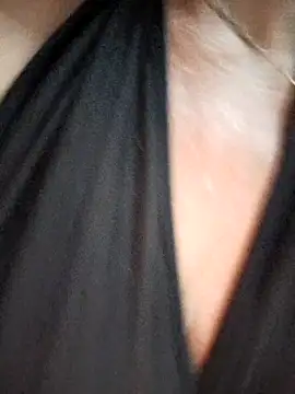 Webcam Model (Dirty-Mature-XXX)  is live.Free join now!