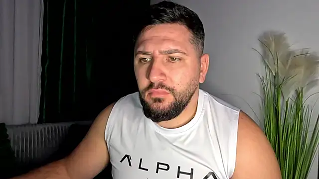 Gold_Alpha_Boy webcam