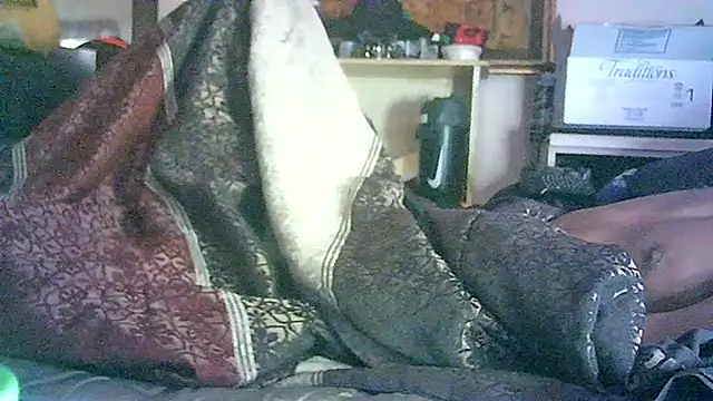 ON3YOULLN3VER_FIR3 webcam