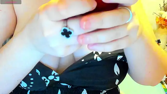 MilisaSweet777 webcam