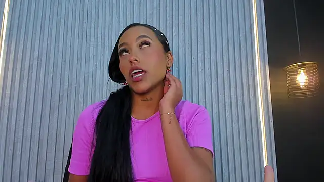 alahia_betancurx webcam