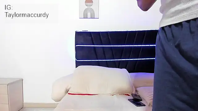 Taylormaccurdy_ webcam