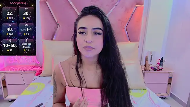 leslie_bussh_ (F young) - touch rub my nipples