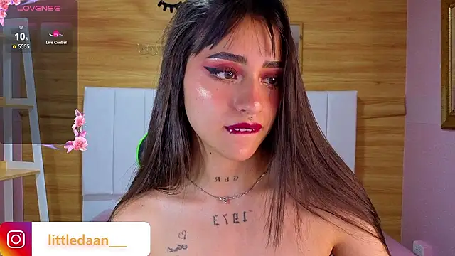 Abril_Velvet_a_ webcam