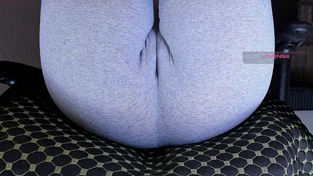 Cameltoe_squirt_inPants webcam