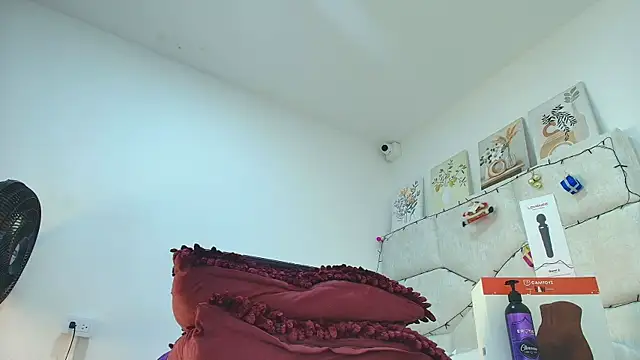 elizawiliamst webcam