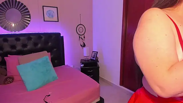 lolavillalobos - LolaVillalobos's free webcam - UK Sex Cams