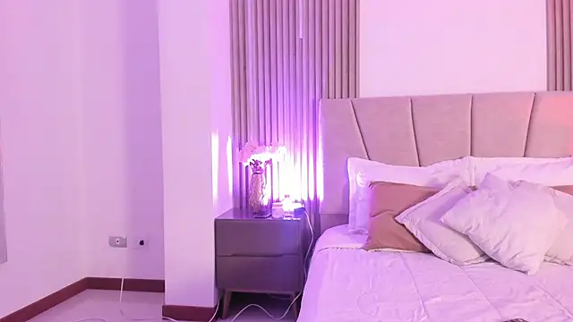 Victoria_Beaumont webcam