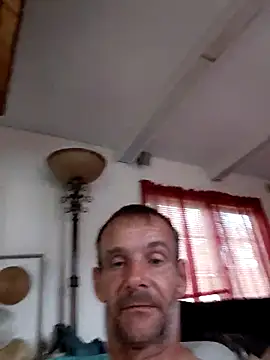 Hungwell1515's live cam