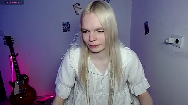 Emily_Nyaffee webcam