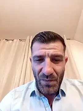 alexdaniel89 (Ask my age) - I Wil plai with my hard dick