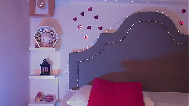 pocahontamoon webcam