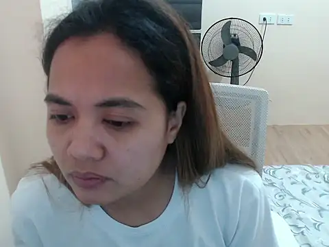 xTheLastVIRGINx webcam