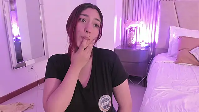 Victoria_Beaumont webcam