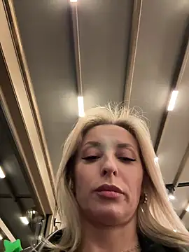 vikabunny1 (Ask my age) - takeOFFpanties🤯masturbate pussy🥵PUBLIC